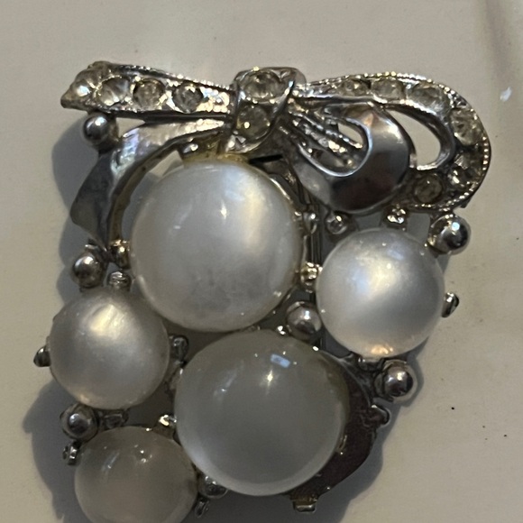 Coro broach moon glow lucite cabochons rhinestone designer Gene Verecchio  1940s - Picture 3 of 9